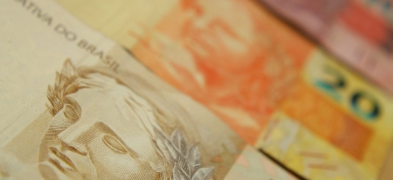 3090339420-dinheiro-economia-banco-central-inflacao-juros-notas-reais-tesouro-nacional-3-1024x576.jpg